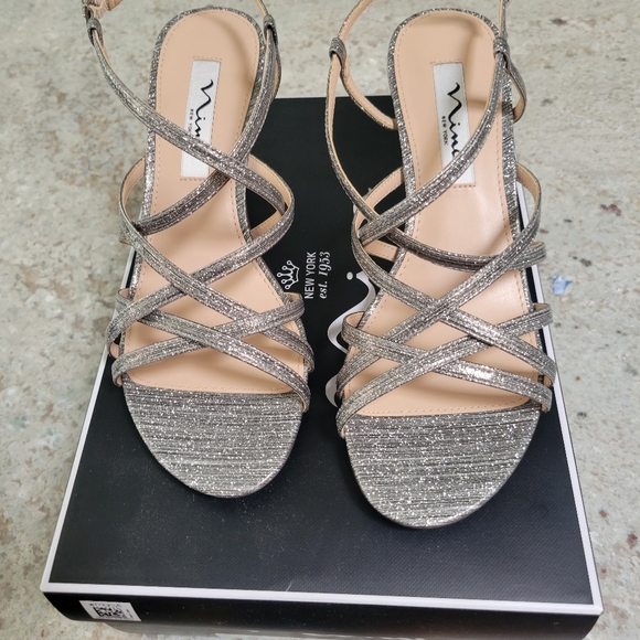 Nina silver metallic sandals sz 7.5 - Picture 1 of 4
